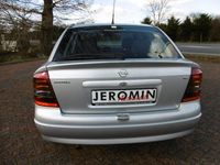 Gebraucht Opel Astra Njoy 101 PS (74 kW) 2003 Silber Limousine