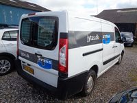 Gebraucht Citroën Jumpy 128 PS (94 kW) 2016 Weiß Van / Kleinbus