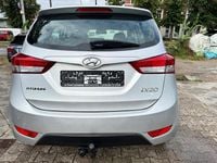 Gebraucht Hyundai ix20 YES! 90 PS (66 kW) 2015 Silber Kleinwagen