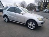 Gebraucht Mercedes ML320 224 PS (164 kW) 2005 Silber SUV