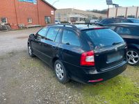 Gebraucht Skoda Octavia 105 PS (77 kW) 2012 Schwarz Kombi