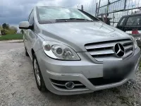 Gebraucht Mercedes B180 109 PS (80 kW) 2011 Silber Kleinwagen
