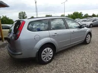 Używany Ford Focus Ghia 116 KM (85 kW) 2005 Szary Sedan/Limuzyna