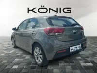 Używany Kia Rio Vision 101 KM (74 kW) 2023 Zielony Sedan/Limuzyna