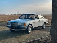 Gebraucht Mercedes 230 109 PS (80 kW) 1980 Weiß Limousine