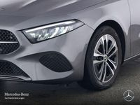 Gebraucht Mercedes A200 Progressive 163 PS (119 kW) 2023 Grau Kleinwagen