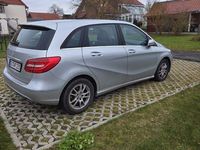 Gebraucht Mercedes B180 109 PS (80 kW) 2014 Silber Van / Kleinbus