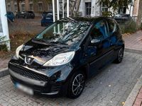 Gebraucht Peugeot 107 68 PS (50 kW) 2010 Schwarz Kleinwagen