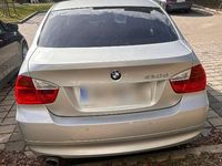 Gebraucht BMW 320 163 PS (119 kW) 2006 Silber Limousine