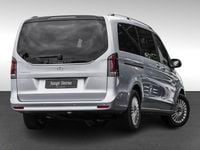 Gebraucht Mercedes V220 Style 163 PS (119 kW) 2024 Silber Van / Kleinbus