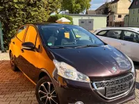 Gebraucht Peugeot 208 Active 82 PS (60 kW) 2013 Schwarz Kleinwagen