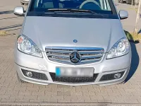 Używany Mercedes A180 116 KM (85 kW) 2012 Srebrny Sedan/Limuzyna