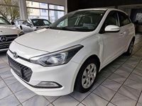 Gebraucht Hyundai i20 Classic 75 PS (55 kW) 2016 Weiß Limousine