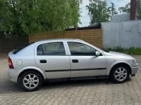 Usado Opel Astra 101 HP (74 kW) 2001 Prateado Sedan