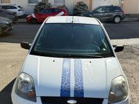 Gebraucht Ford Fiesta 80 PS (58 kW) 2006 Weiß Kleinwagen