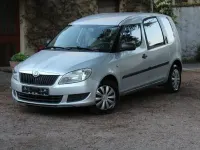 Używany Skoda Roomster 69 KM (50 kW) 2011 Srebrny Minivan