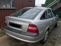 Usata Opel Vectra 116 CV (85 kW) 1997 Argento Berlina