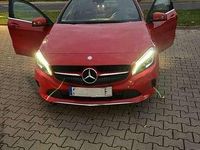 Gebraucht Mercedes A180 Style 122 PS (89 kW) 2015 Rot Kleinwagen