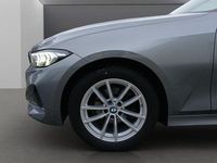 Gebraucht BMW 318 156 PS (114 kW) 2023 Grau Limousine