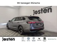 Usata VW Passat R-line 150 CV (110 kW) 2025 Grigio Station wagon