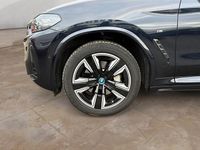 Gebraucht BMW iX3 Shadowline 210 kW (286 PS) 2023 M carbonschwarz SUV