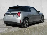 Używany Mini Cooper 135 kW (184 KM) 2025 Srebrny Hatchback