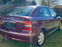 Second-hand Opel Astra 84 CP (61 kW) 2004 Roșu Berlinǎ