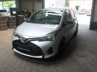 Gebraucht Toyota Yaris 69 PS (50 kW) 2014 Silber Kleinwagen