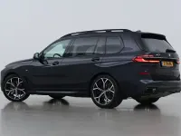Gebraucht BMW X7 M Sport 381 PS (280 kW) 2024 Schwarz SUV