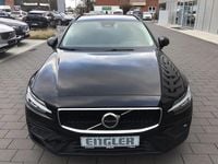 Gebraucht Volvo V60 Core 197 PS (144 kW) 2022 Black solid Kombi