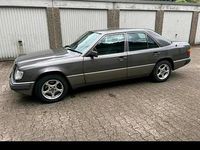Gebraucht Mercedes E230 136 PS (100 kW) 1989 Beige Limousine