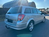 Gebraucht Opel Astra 101 PS (74 kW) 2007 Silber Kombi