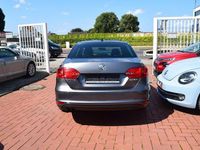 Usata VW Jetta 140 CV (102 kW) 2011 Grigio Berlina