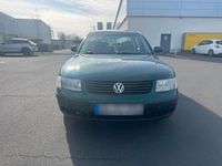 Gebraucht VW Passat 101 PS (74 kW) 2000 Grün Limousine