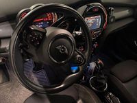 Second-hand Mini Cooper 136 CP (100 kW) 2018 Alb Hatchback