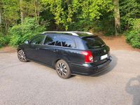 Gebraucht Toyota Avensis Team 129 PS (94 kW) 2009 Schwarz Kombi