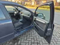 Gebraucht Opel Astra 140 PS (102 kW) 2009 Limousine