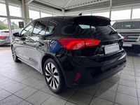 Gebraucht Ford Focus Cool & Connect 125 PS (91 kW) 2019 Schwarz Limousine