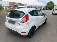 Gebraucht Ford Fiesta 60 PS (44 kW) 2013 Weiß Limousine