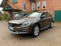 Gebraucht Volvo V60 CC 190 PS (139 kW) 2016 Braun Kombi