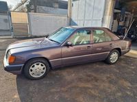 Gebraucht Mercedes E250 90 PS (66 kW) 1993 Braun Limousine