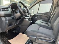 Gebraucht Renault Trafic Komfort 150 PS (110 kW) 2023 Städtisches grau Van / Kleinbus