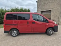 Gebraucht Nissan NV200 105 PS (77 kW) 2010 Rot Van / Kleinbus
