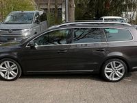 Gebraucht VW Passat 140 PS (102 kW) 2012 Grau Kombi
