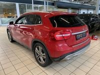 Gebraucht Mercedes GLA200 136 PS (100 kW) 2016 Rot SUV