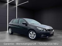 Gebraucht Peugeot 308 Active 110 PS (80 kW) 2018 Noir perla nera Kleinwagen