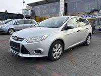 Gebraucht Ford Focus Ambiente 101 PS (74 kW) 2014 Polarsilber metallic Kombi