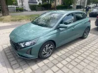 Gebraucht Hyundai i20 Trend 101 PS (74 kW) 2025 Mangrove green / mic Kleinwagen
