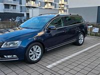 Gebraucht VW Passat Highline 140 PS (102 kW) 2012 Blau Kombi