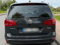 Second-hand VW Sharan 170 CP (125 kW) 2011 Gri Monovolum